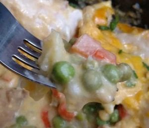 Crock Pot Chicken Pot Pie! Find this & more yumminess @ https://www.slowcookerkitchen.com