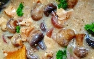 https://www.slowcookerkitchen.com/slow-cooker-chicken-mushrooms/